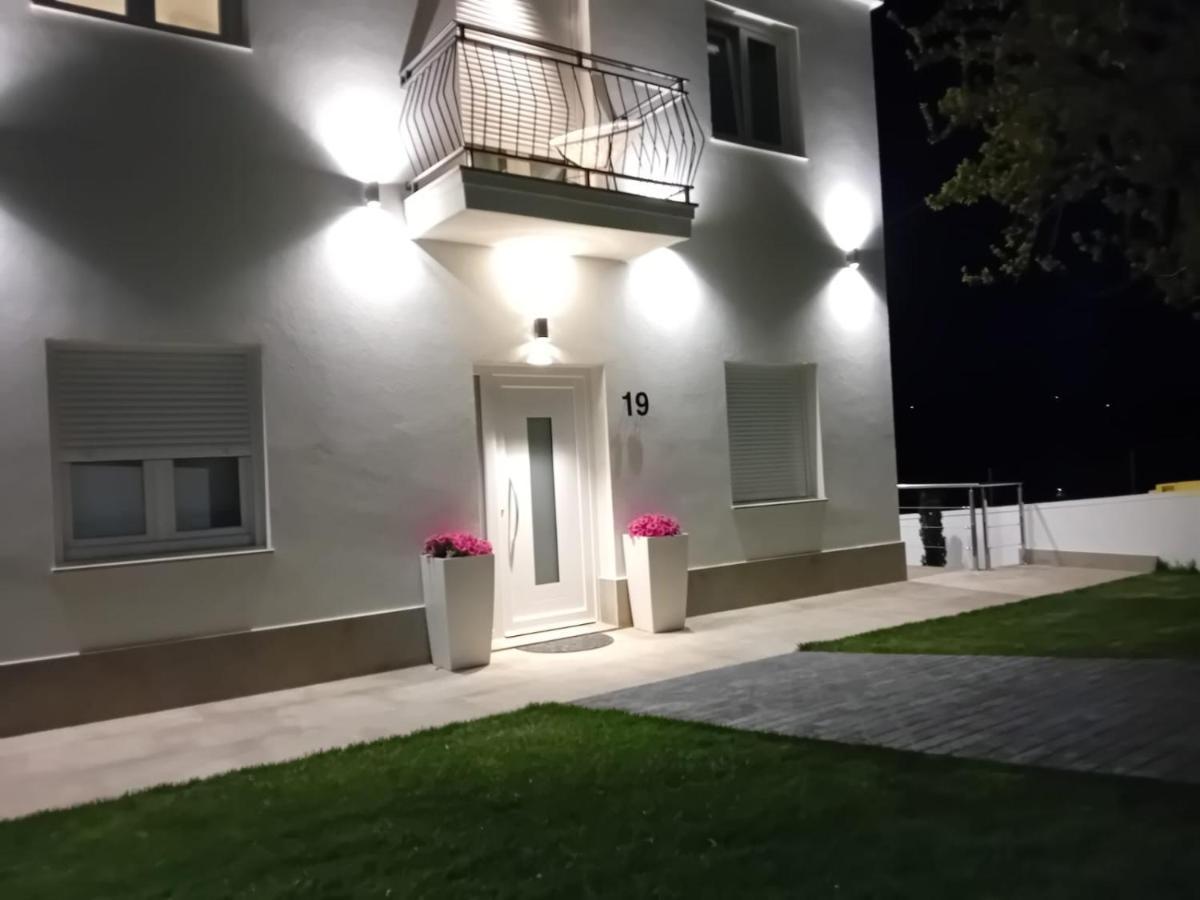 Portosantiago Boutique & Rooms Portomarin Esterno foto